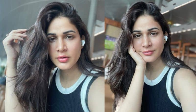 Actress Lavanya Tripathi  attracts with her cute selfie photos NSK