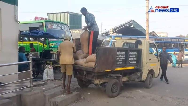 rise and food items carried by municipality dustbin vehicle for amma canteen in trichy district