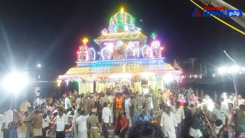 Tiruvarur Thiagarajar Temple Theppa thiruvizha! Colorful arrangement in Kamalalaya Pond!