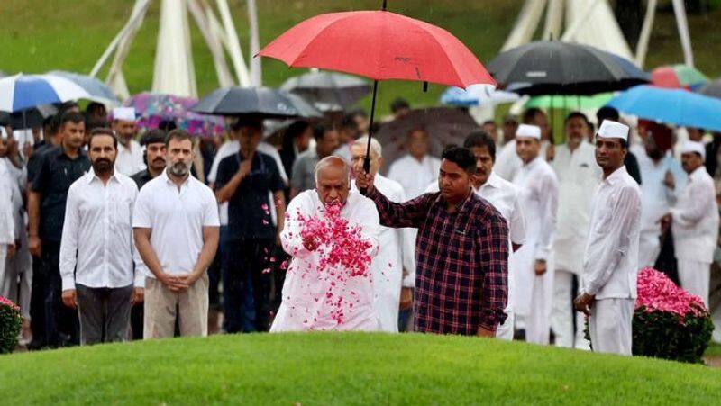 Jawaharlal Nehru Death Anniversary: Rahul Gandhi, PM Modi Pay Tributes