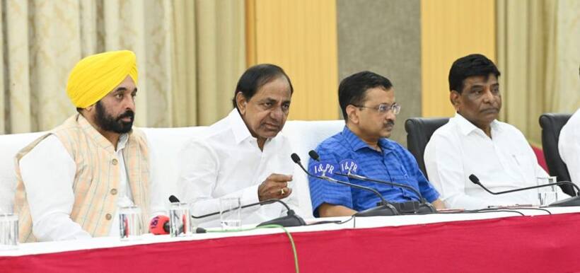 ఆర్డినెన్స్‌ను మోడీ వెనక్కి తీసుకోవాల్సిందే.. కేజ్రీవాల్‌ వెంటే బీఆర్ఎస్‌ : కేసీఆర్