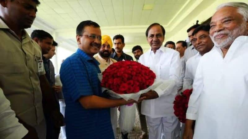 Delhi CM Arvind Kejriwal meets Telangana counterpart KCR in Hyderabad