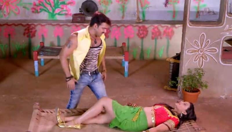 Akshara Singh SEXY video: Bhojpuri actress, Pawan Singh's BOLD dance steps will make fans go crazy-WATCH RBA