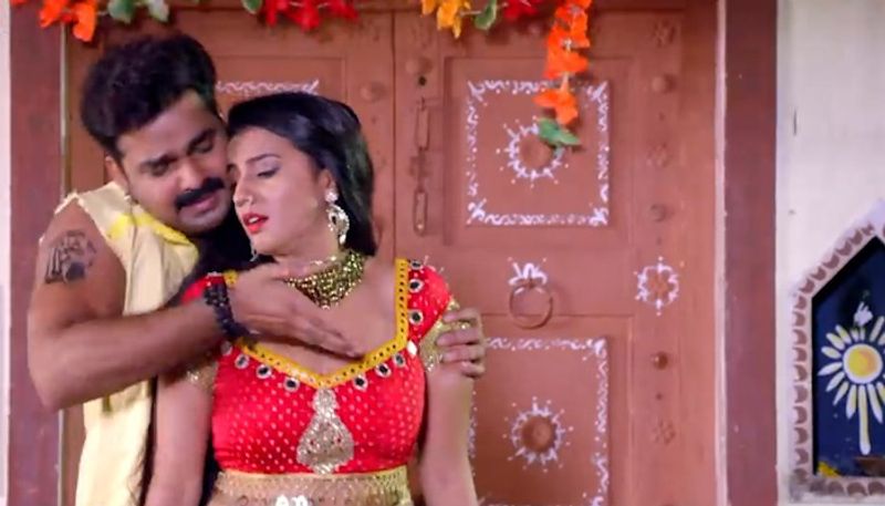 Akshara Singh SEXY video: Bhojpuri actress, Pawan Singh's BOLD dance steps will make fans go crazy-WATCH RBA