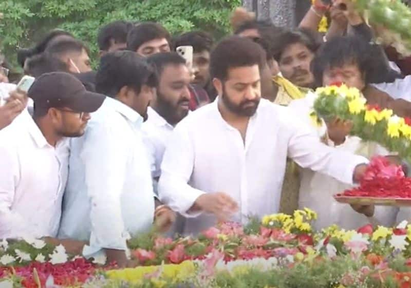 Fans Mob Jr NTR and he Struggles To Walk and Pay Respect at NTR Ghat sgk