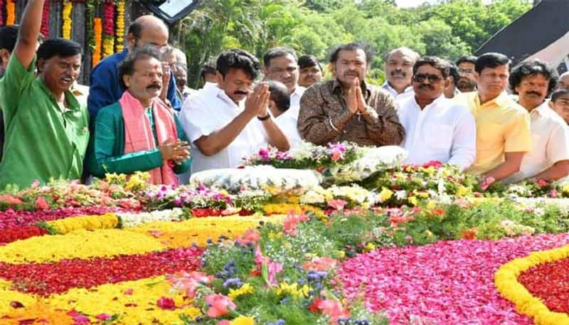 minister  Talasani Srinivas  Yadav  Pays Tribute to  NTR lns