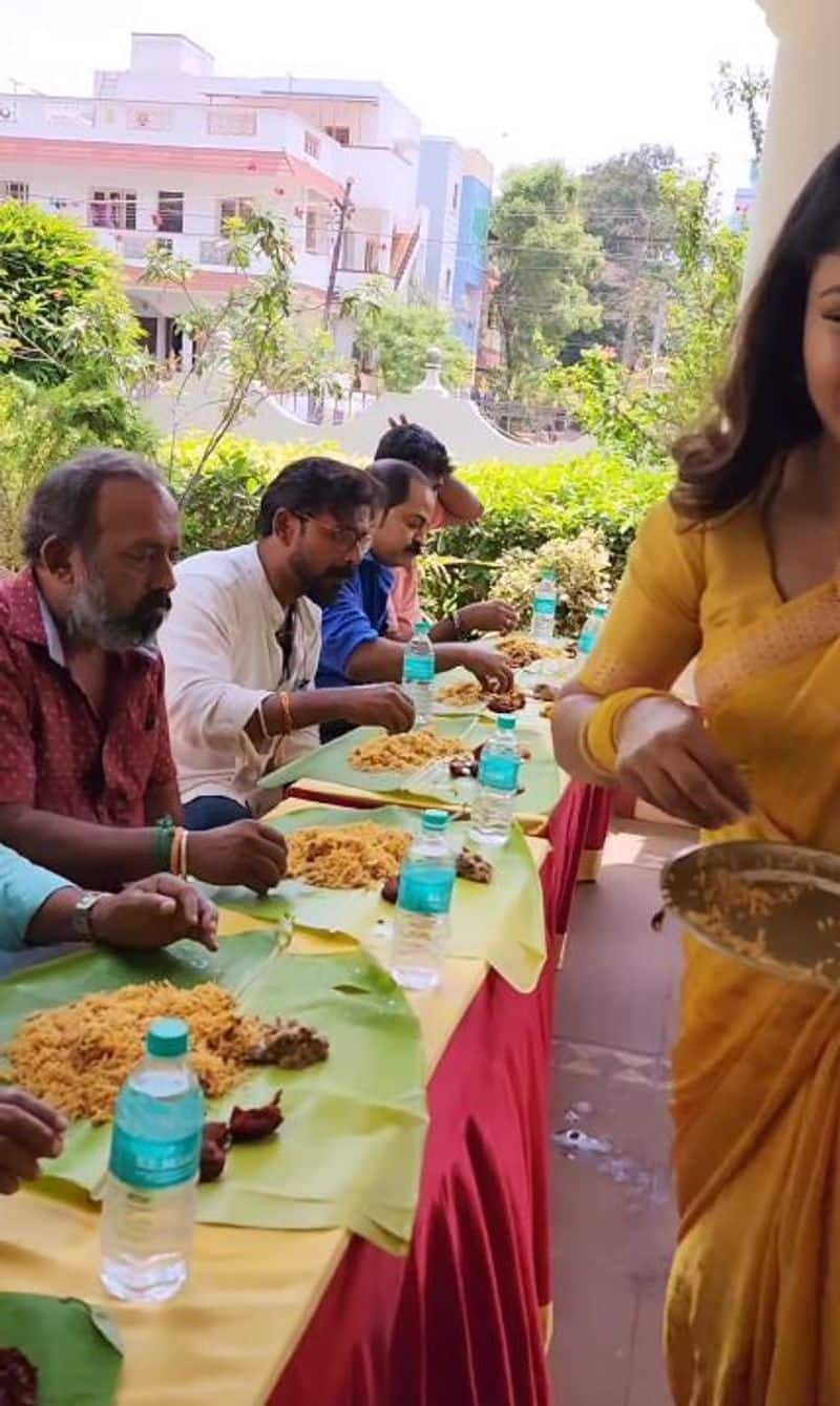 Alya Manasa Birthday biriyani treat at iniya shooting spot