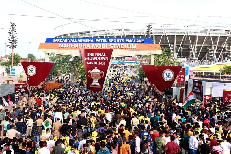 Ahmedabad Chennai air ticket touches 27 thousand as IPL Final postpone to reserve day kvn