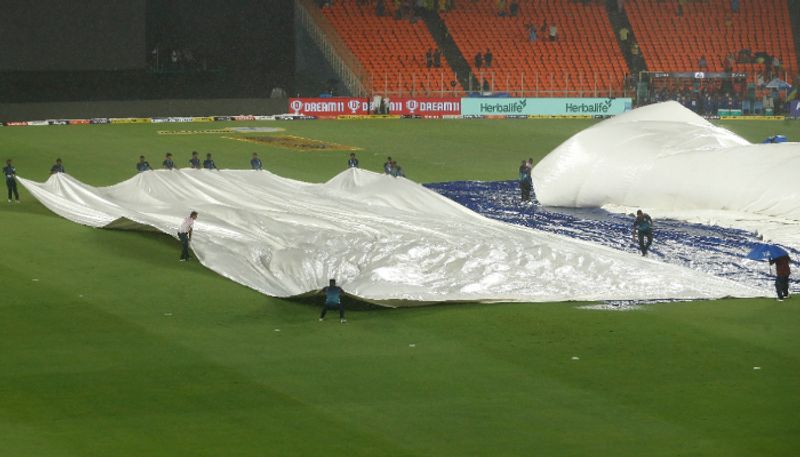 IPL 2023 Final CSK vs GT Match restart will delaying due to wet outfield Next inspection at 11 30 PM jje