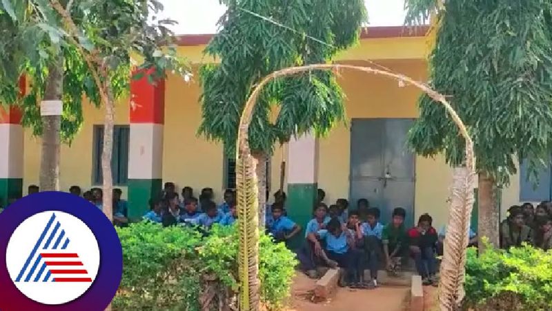 Government school strives for development on hi-tech model: Chidanand snr