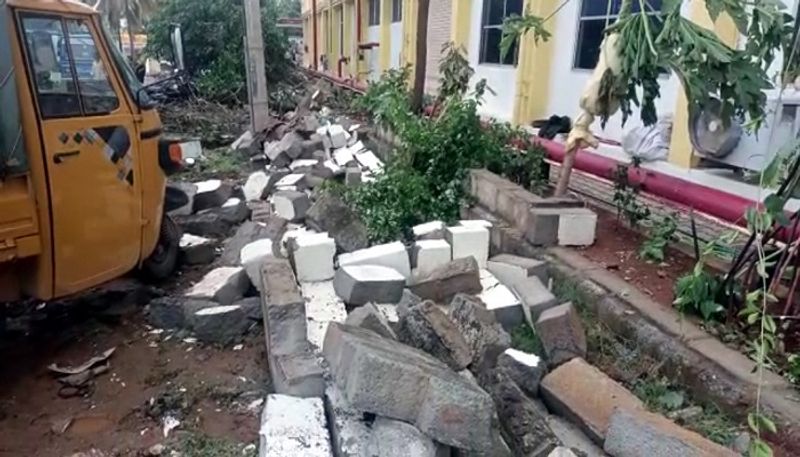 Compound Collapsed and Damaged 10 Bikes Due to Heavy Rain in Bengaluru grg