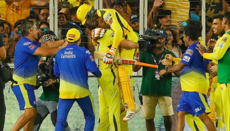 Dhoni lifting Jadeja in dug out after thrilling finish is the most heart touching visuals says fans gkc