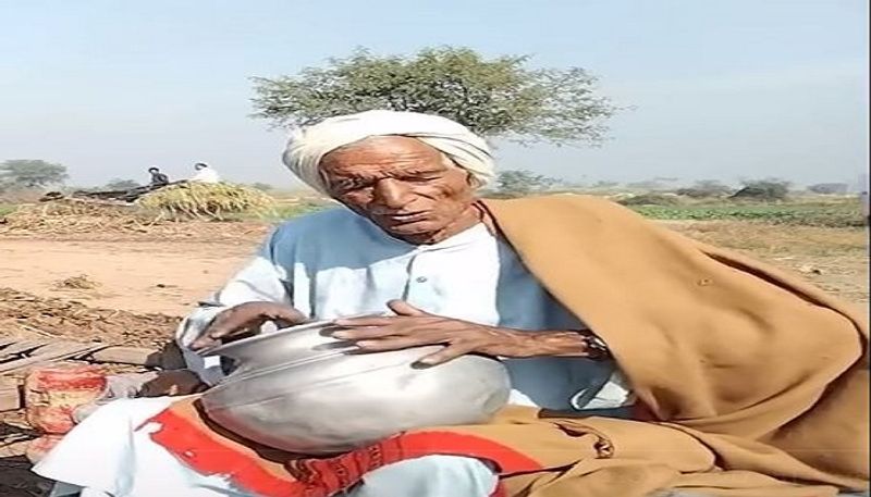 Jida Dil Tut Jaye..elderly man singing beautiful punjabi song.. IFS officer shares video - bsb