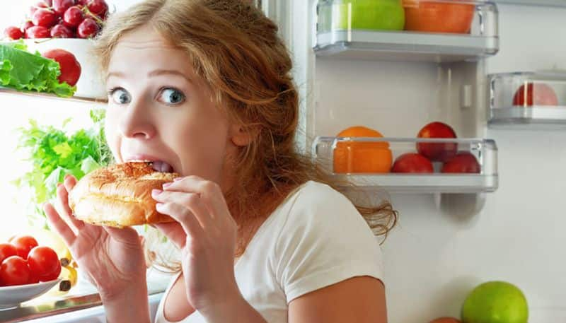 Eating food fast can cause so many problems.. Experts warn..