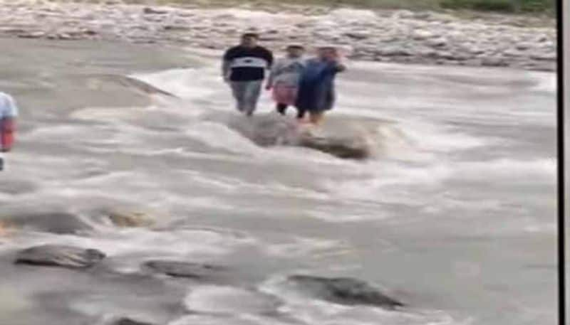 Three  Anantapur Pilgrims  Rescued From  Flash  Flood in Ganga River  lns 