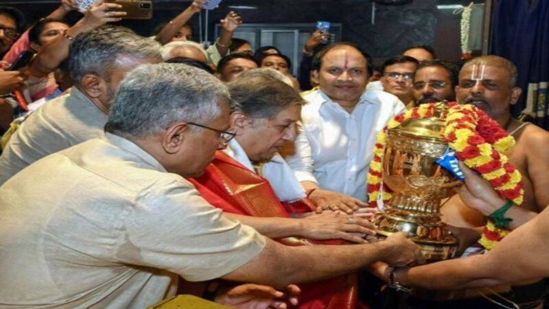 Pooja at T Nagar Tirupati Perumal Temple for IPL Trophy