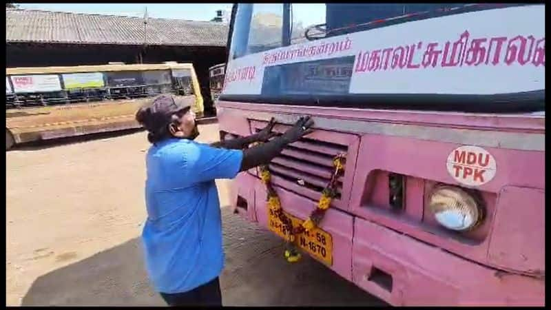 tn government bus driver emotionally retired video goes viral in madurai