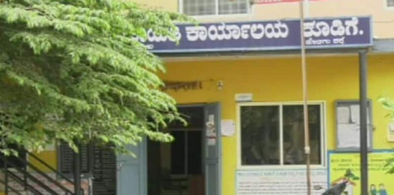 9 91 lakh electricity tax arrears of the panchayat was disconnected at Kodagu gvd