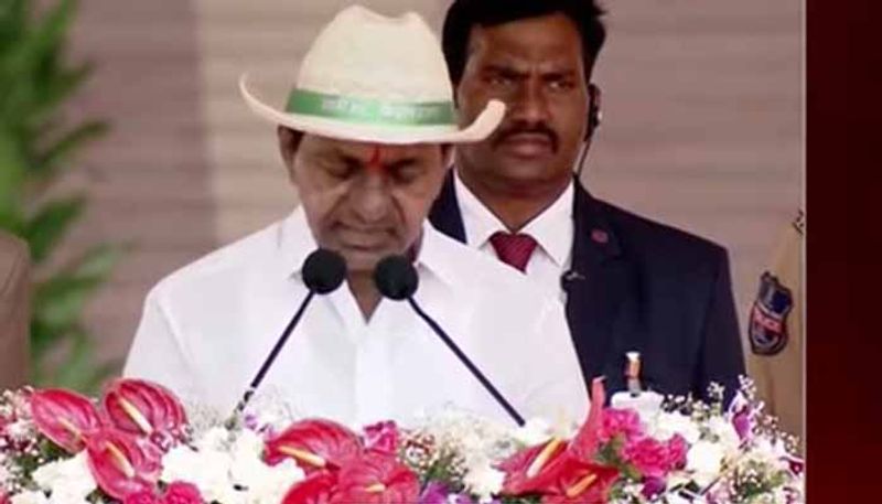 Telangana CM KCR Slams Congress in Mahabubabad BRS meeting lns