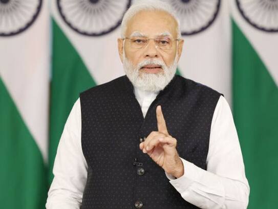 PM Modi speaks to Saudi PM and Crown Prince on phone; Discusses several global issues, including the two countries RMA