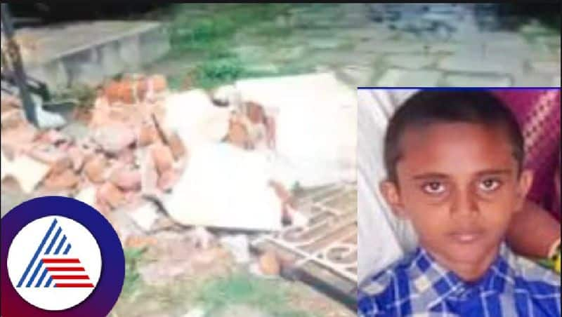 The gate collapsed and the boy tragically died at davanagere rav