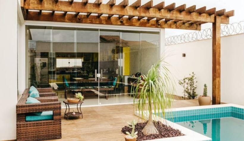 Interior Designs Decoded: Unwind in a captivating courtyard