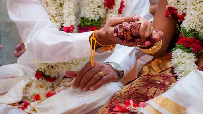 bride cry on jaimala stage when she saw drunken groom in Kushinagar 