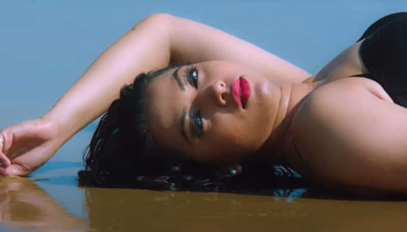 Bhojpuri SEXY video, photos: Raksha Gupta, Pradeep Pandey's HOT beach romance goes viral-WATCH RBA