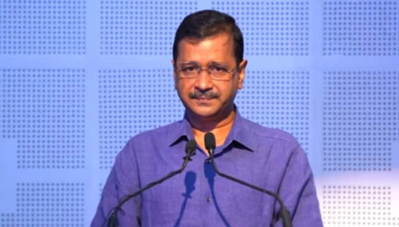 ఢిల్లీ సీఎం కేజ్రీవాల్ భావోద్వేగం.. వేదికపైనే కంటతడి..  వైరల్ అవుతున్న వీడియో.. 