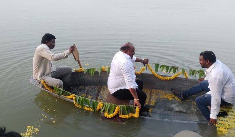 Minister Gangula Kamalakar escape boat accident in Karimnagar AKP 