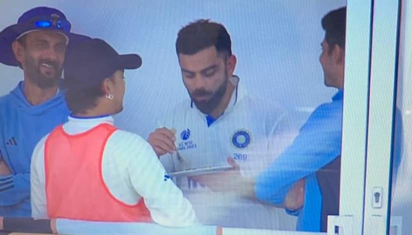 ఓపక్క మ్యాచ్ గంగలో కలిసేలా ఉంది.. మీకు ఎలా తినబుద్ది అవుతోంది..?  కోహ్లీపై టీమిండియా ఫ్యాన్స్ ఫైర్