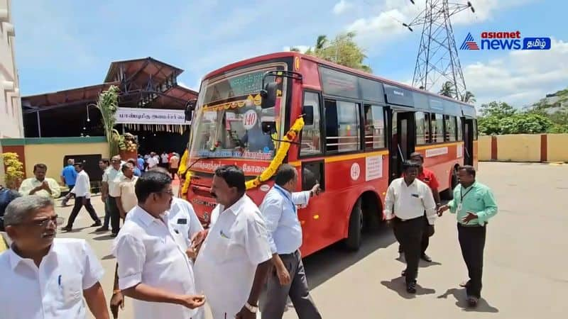 minister ss sivasankar and senthil balaji make a travel in government town bus in coimbatore