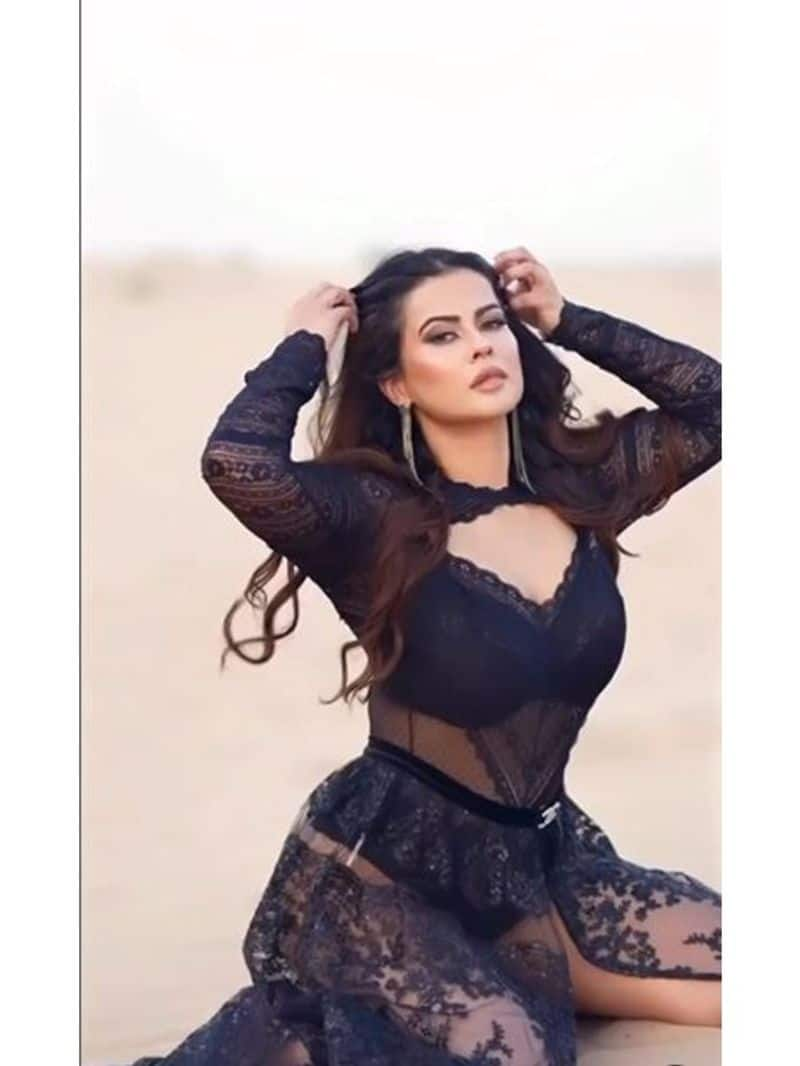 Kannada actress Sharmiela Mandre shares her first shoot in desert vcs