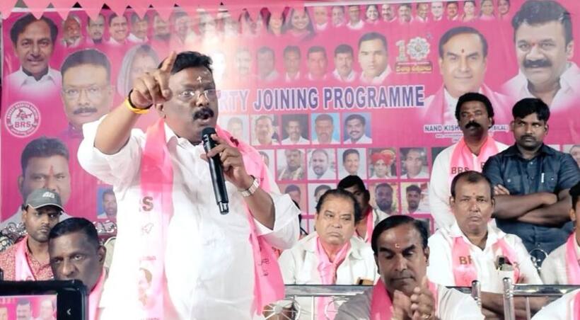 తెలంగాణ ప్ర‌జ‌ల‌ను అవ‌మానప‌ర్చ‌డ‌మే.. అమిత్ షా రాష్ట్ర విలీనం వ్యాఖ్యలపై దాసోజు శ్రవణ్ ఫైర్.. 
