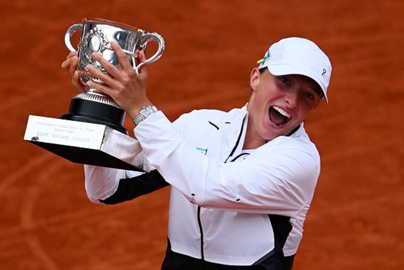 Poland Iga Swiatek clinches third French Open title after thrilling win over Karolina Muchova kvn