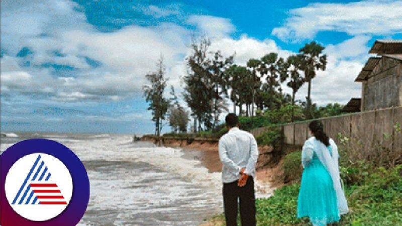 Karnataka rainns waves crashing into a house in Ullala at dakshina kannada rav