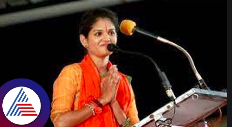 Everyone adopt nationalism says Chaitra Kundapur at gadag rav