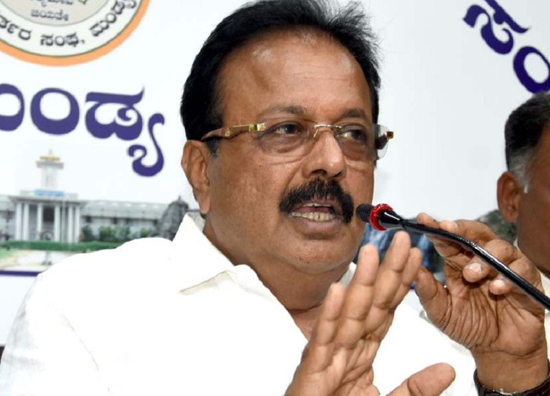 minister n chaluvarayaswamy slams on cs puttaraju at mandya gvd