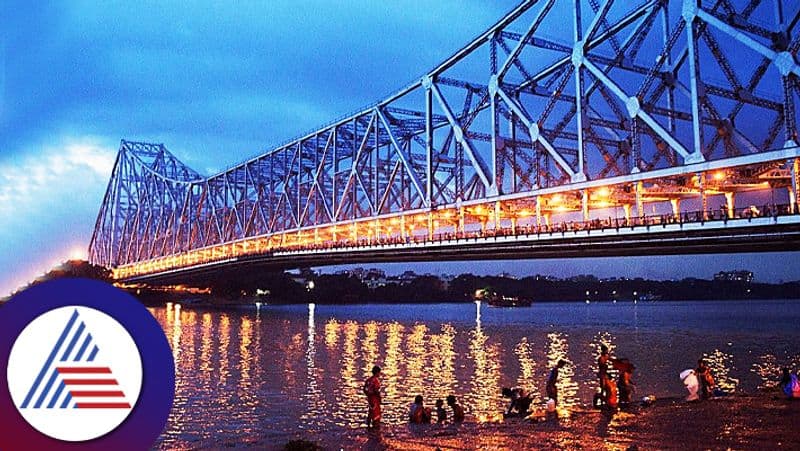 Why Howrah Bridge In Kolkata Closed At Twelve In The Night roo