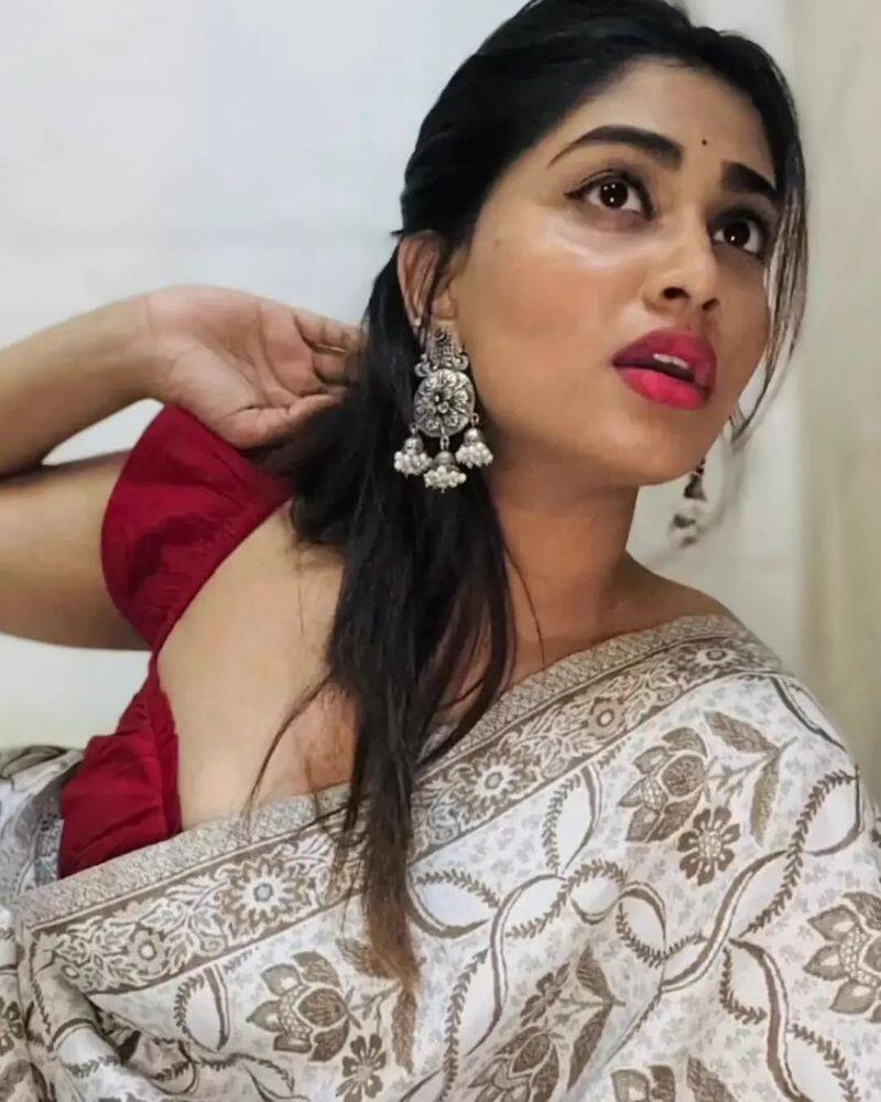 Shivani narayanan recent photos goes viral 