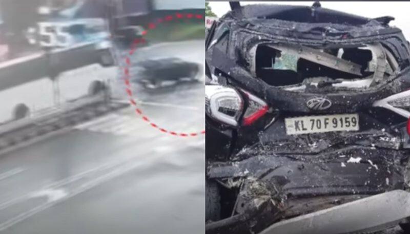 Mahindra XUV300 was the car that narrowly escaped from the shocking bus accident prn