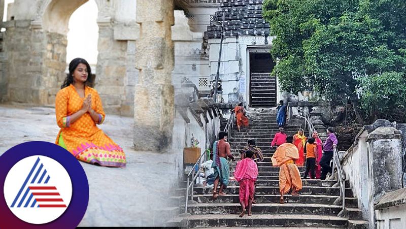 Reciting Mantras While Sitting On The Steps Of The Temples would bring luck roo