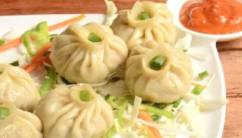 Woman dies after eating momos 20 more hospitalized in Hyderabad ckm