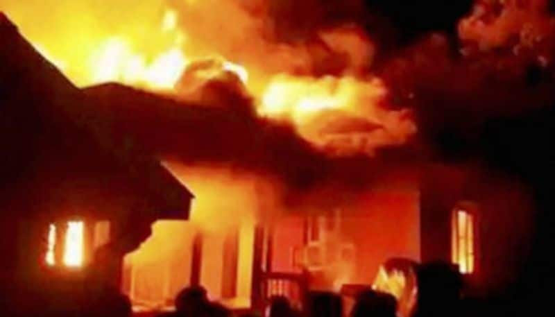 sarpanch set on fire mans house over daughters love marriage in itikyala, warangal - bsb