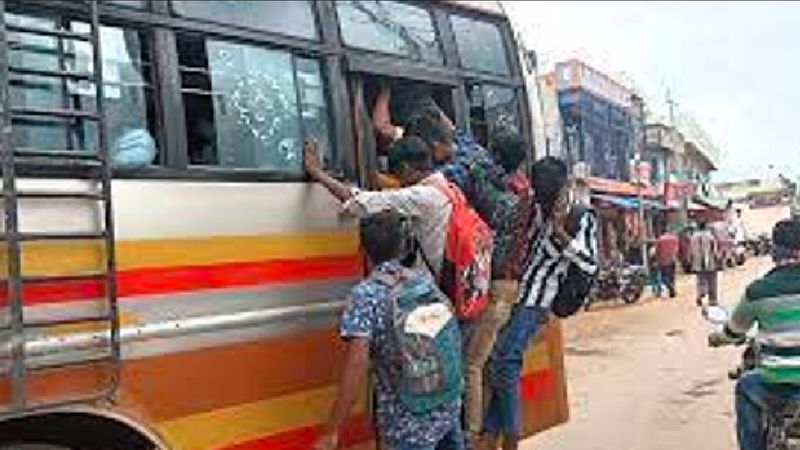 Shakti scheme effect now school-college students are not getting bus at yalaburga rav