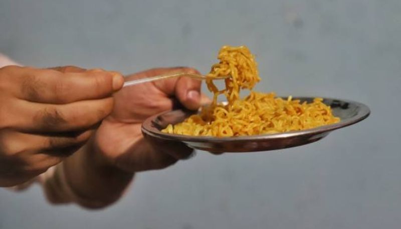 street food vendor sells maggi which costs 400 hyp 