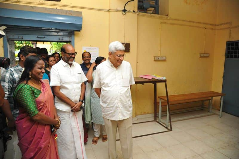 CPM veteran leader Prakash Karat pay visit to his first school in palakkad etj