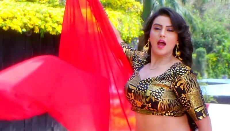 Akshara Singh SEXY video Bhojpuri actress Pradeep Pandey BOLD song Rani Koin Khani  goes viral WATCH RBA