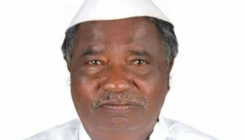 Senior Congress Leader K Hangaragi Passed Away due to Heart Attack at Tikota in Vijayapura grg