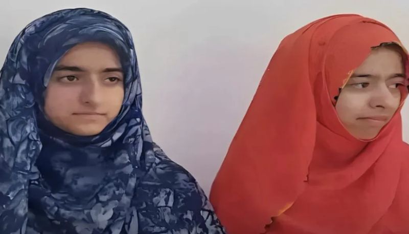 twin sisters from kashmir clears neet exam in first attempt says hijab nor Madrasa education stop them from achieving their goal etj